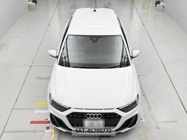 Audi A1 2019-12 8010543-8