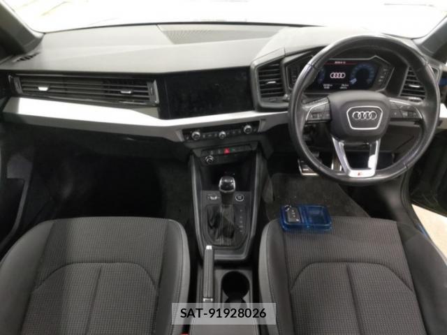 Audi A1 2023-07 8010554-2