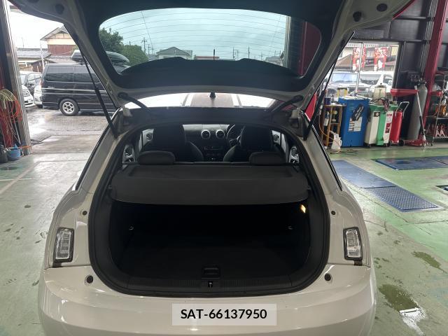 Audi A1 2013-06 8010752-7