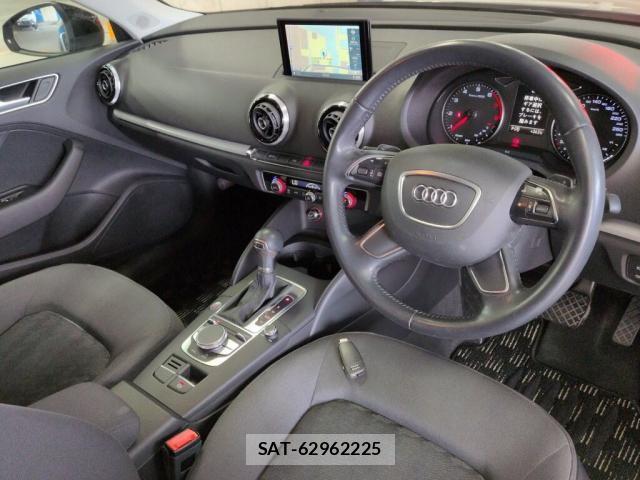 Audi A3 SEDAN 2016-06 8009353-2