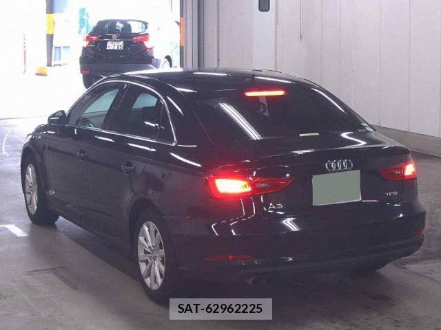 Audi A3 SEDAN 2016-06 8009353-4