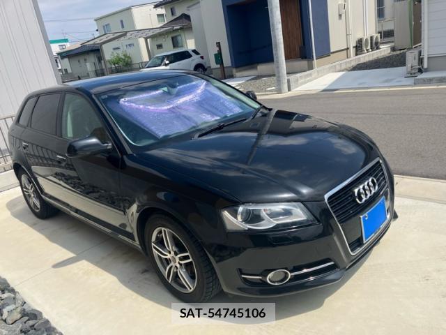 Audi E-TRON 2011-12 8005329-1
