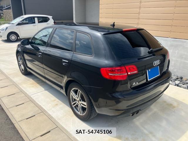 Audi E-TRON 2011-12 8005329-13