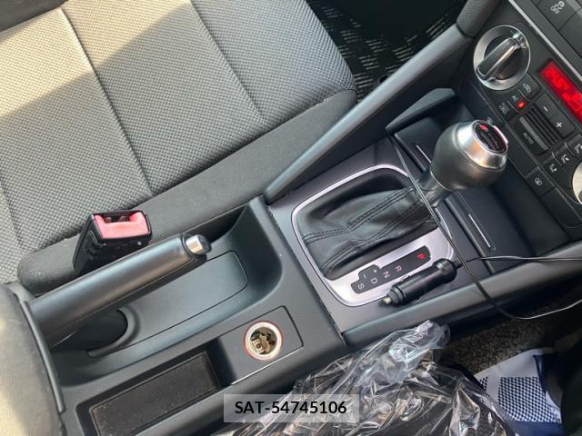 Audi E-TRON 2011-12 8005329-14