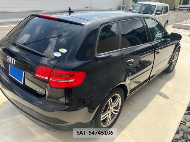 Audi E-TRON 2011-12 8005329-2