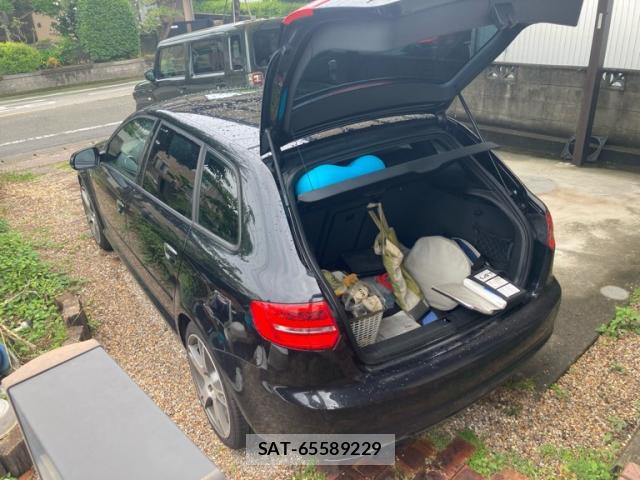 Audi E-TRON 2010-08 8007903-1