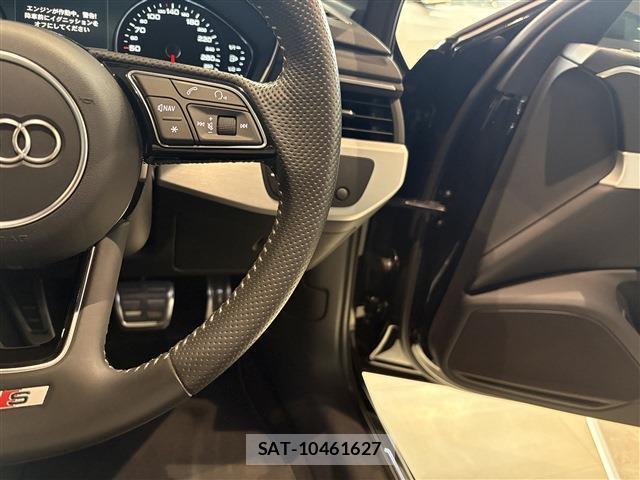 Audi A4 2017-11 8006444-13