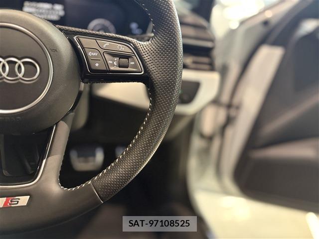 Audi A4 2016-05 8006447-13