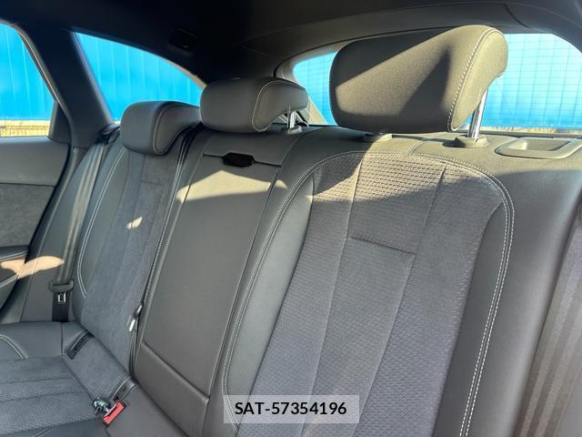 Audi A4 2023-08 8006858-18