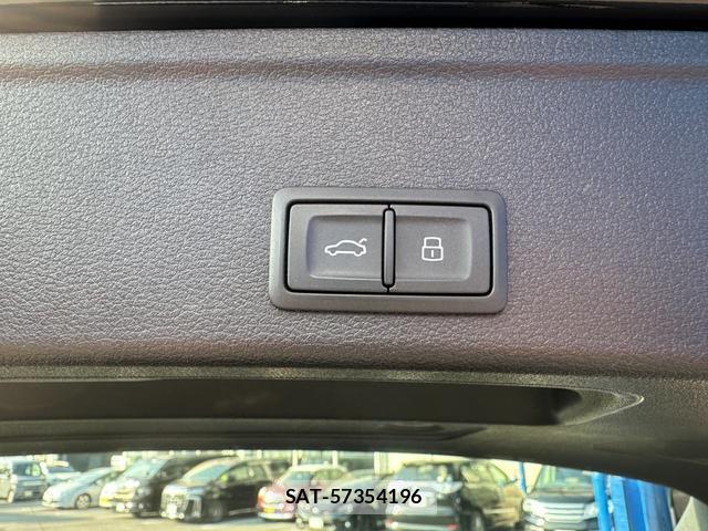 Audi A4 2023-08 8006858-4