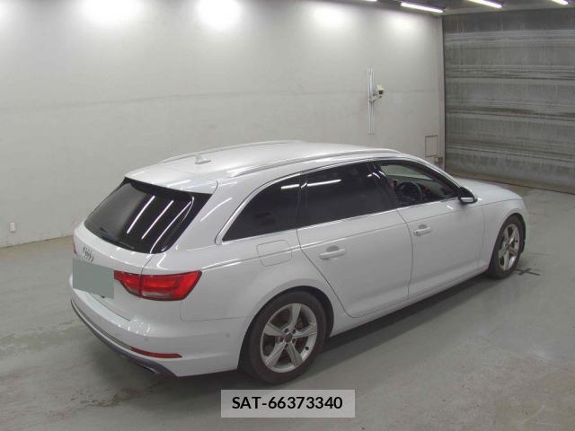 Audi A4 2019-03 8010225-1