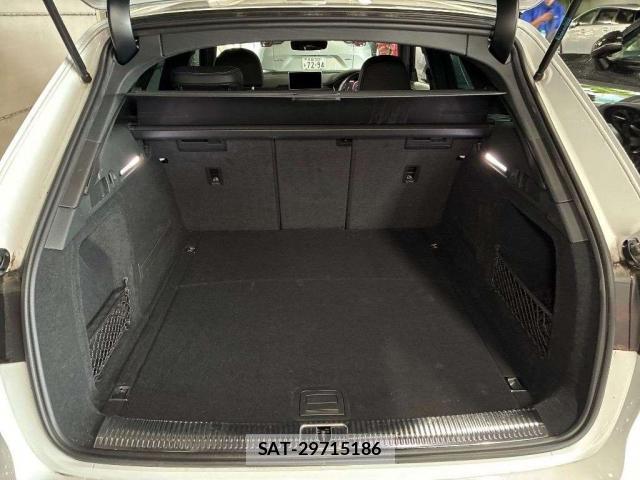 Audi A4 2020-03 8010247-8