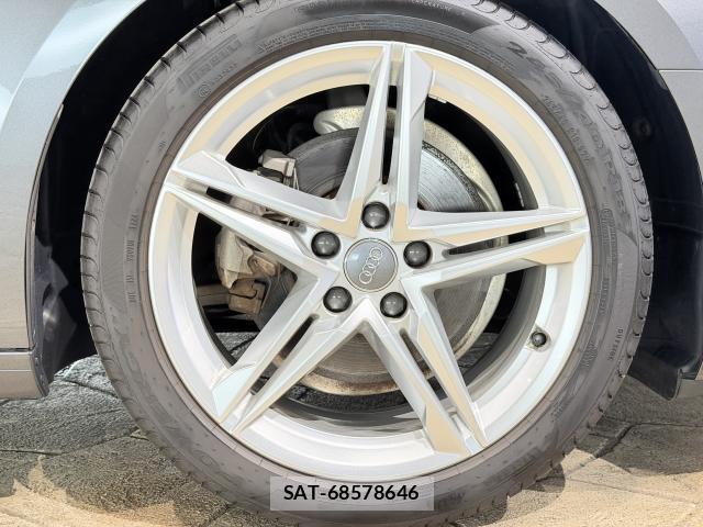 Audi A4 2017-12 8010952-8