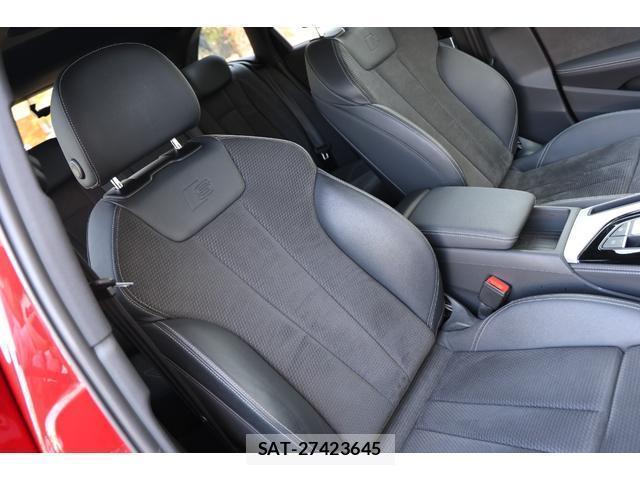 Audi A4 2021-04 8011430-13
