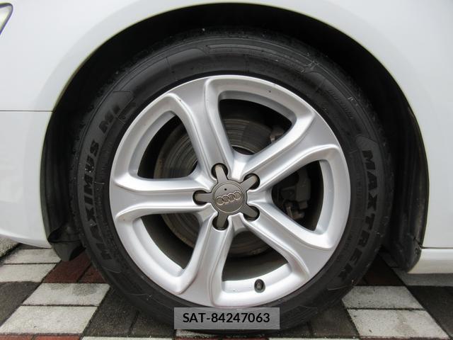 Audi A4 2014-03 8011649-10