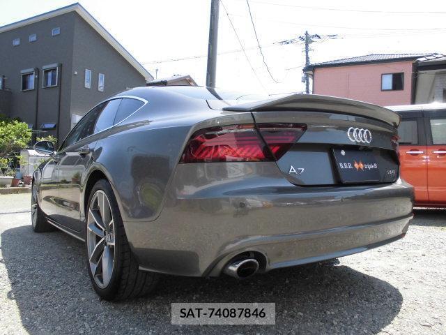 Audi A7 2011-06 8012599-1