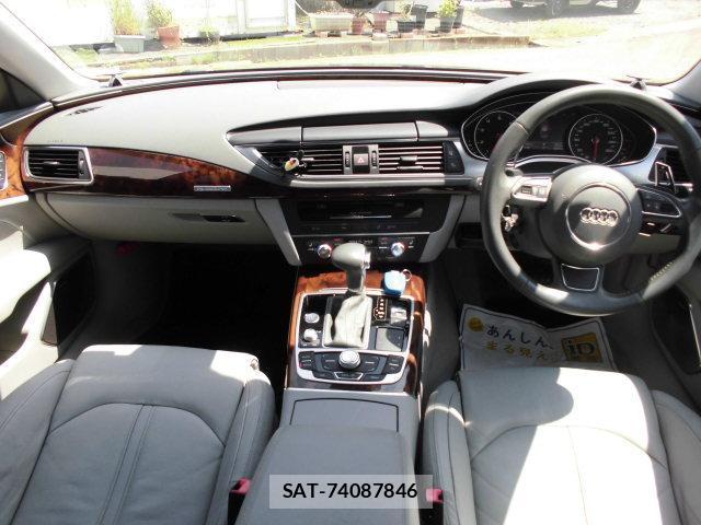 Audi A7 2011-06 8012599-2