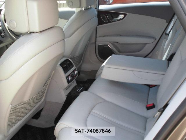 Audi A7 2011-06 8012599-6