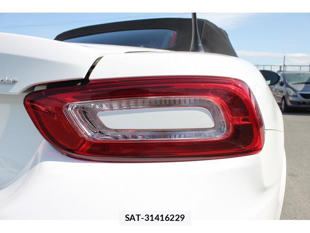 Abarth 124 Spider 2016-11 8008612-13