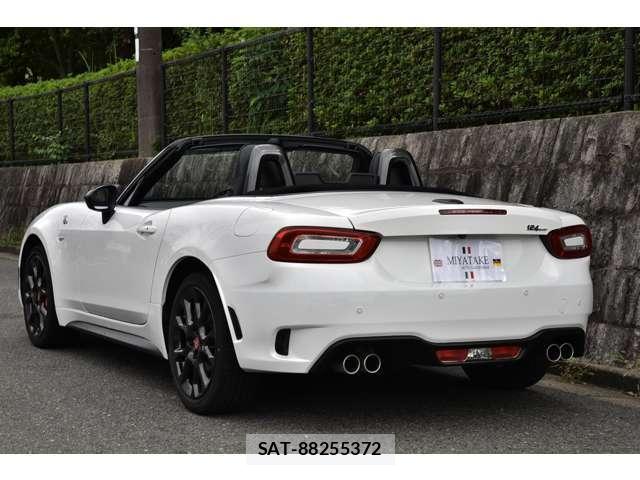 Abarth 124 Spider 2017-03 8011513-1