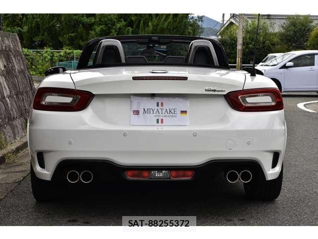 Abarth 124 Spider 2017-03 8011513-15