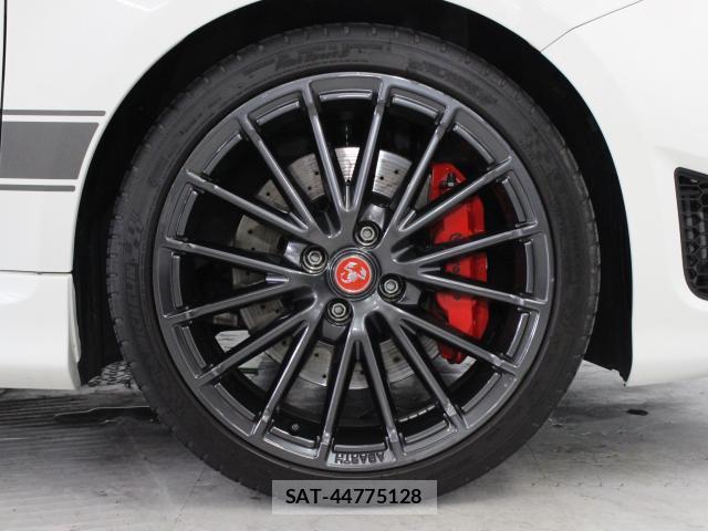 Abarth 595 2022-08 8006525-12