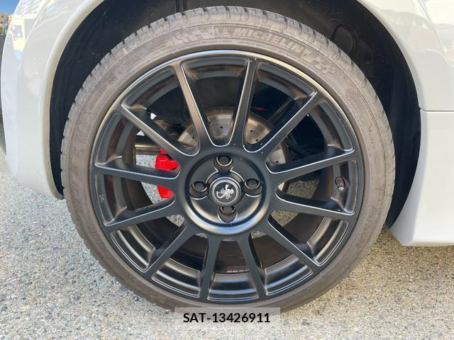 Abarth 695 2020-04 8011947-10