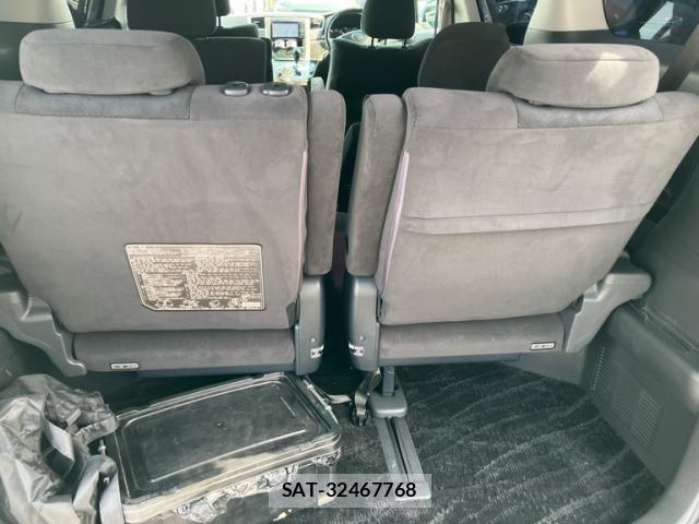 Toyota ALPHARD 2011-10 8005705-9