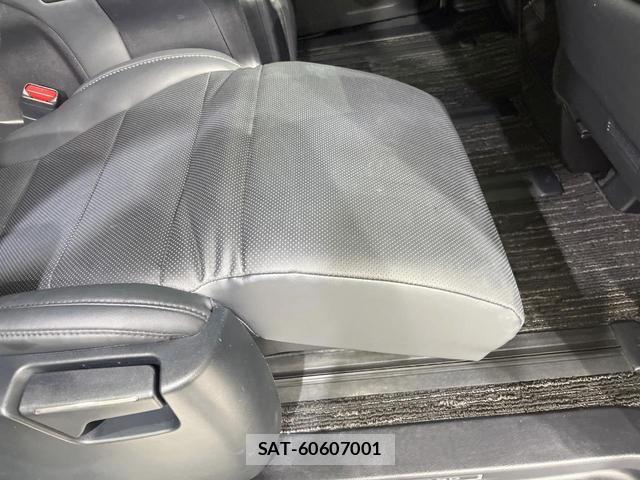 Toyota ALPHARD 2018-04 8005852-5