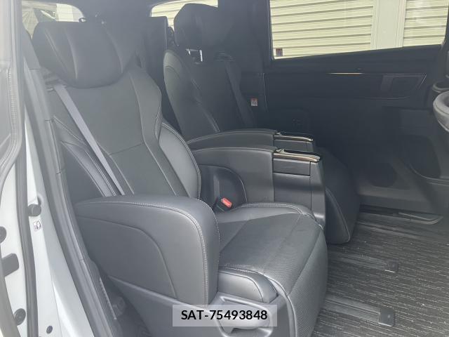 Toyota ALPHARD 2025-01 8008954-14
