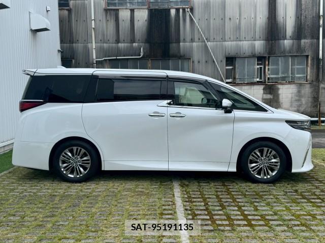 Toyota ALPHARD 2025-11 8010754-3