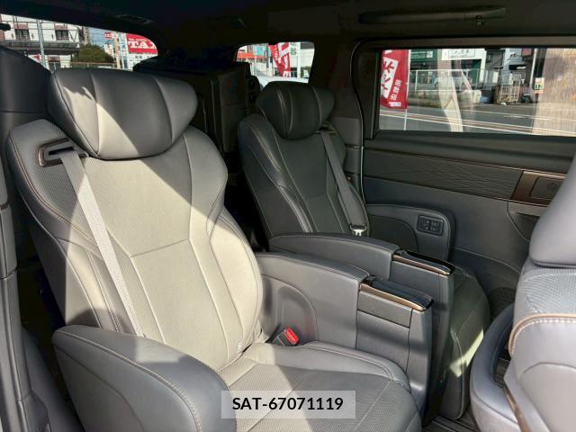 Toyota ALPHARD 2024-06 8010823-13