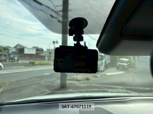 Toyota ALPHARD 2024-06 8010823-18