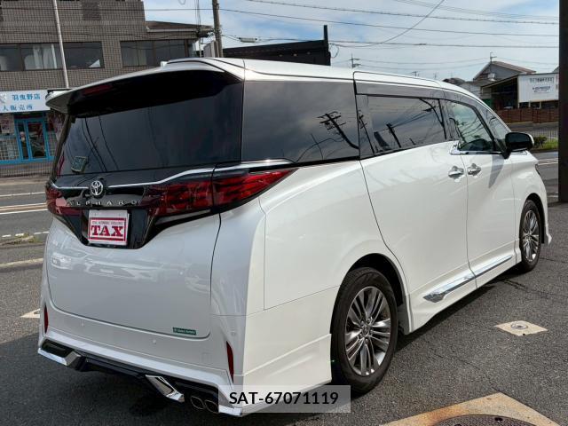 Toyota ALPHARD 2024-06 8010823-4