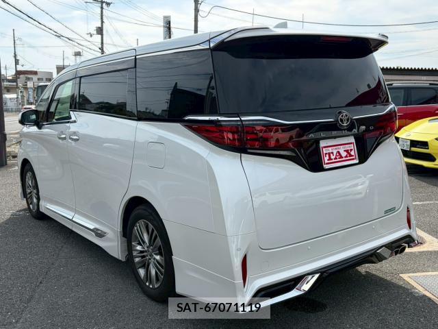 Toyota ALPHARD 2024-06 8010823-7