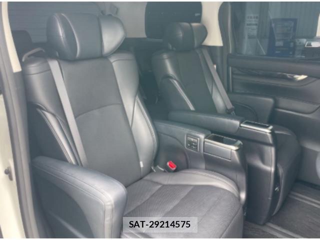 Toyota ALPHARD 2018-03 8011565-3