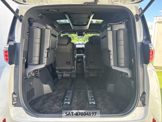 Toyota ALPHARD 2025-06 8011768-12