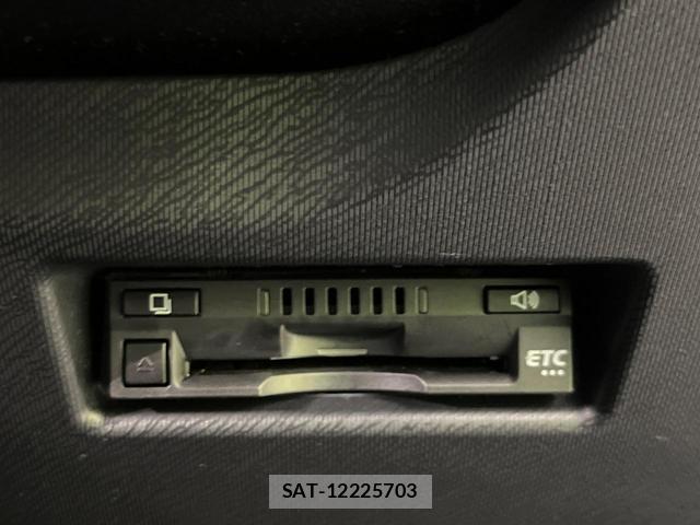 Toyota AQUA 2017-01 8003126-6