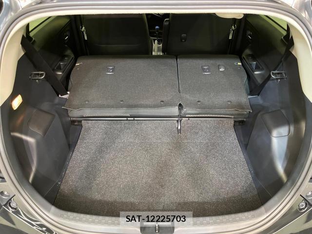 Toyota AQUA 2017-01 8003126-9