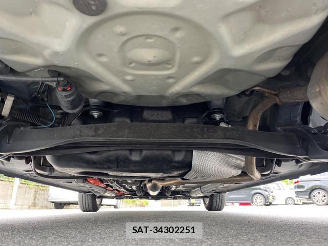 Toyota AQUA 2021-08 8003628-18