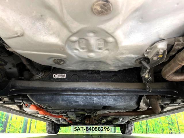 Toyota AQUA 2016-08 8004632-18