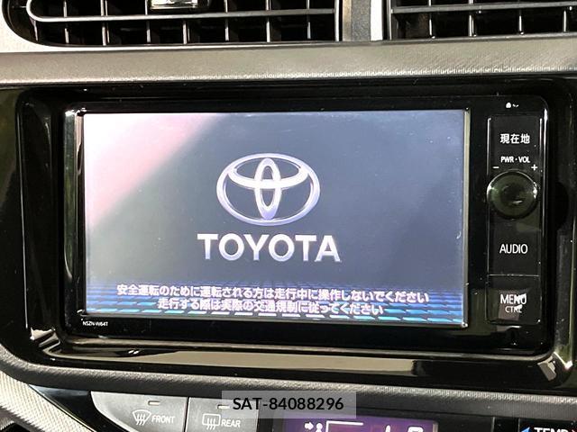 Toyota AQUA 2016-08 8004632-3