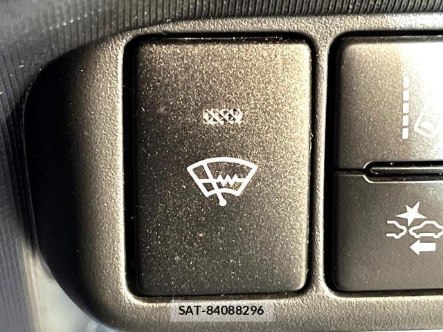 Toyota AQUA 2016-08 8004632-5