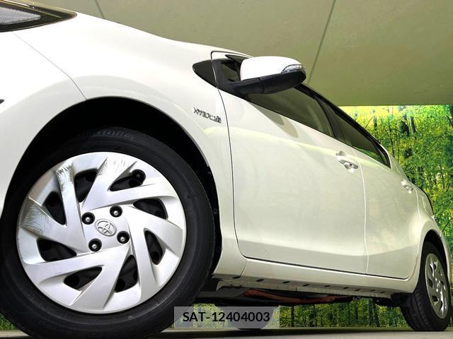 Toyota AQUA 2018-02 8004634-12