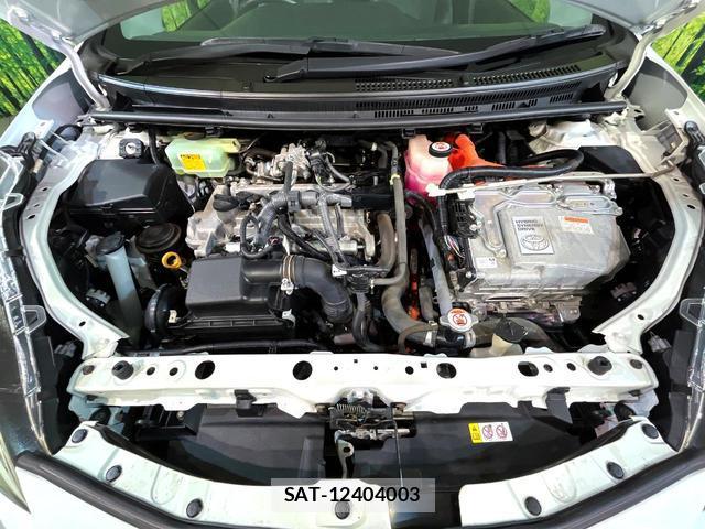 Toyota AQUA 2018-02 8004634-17