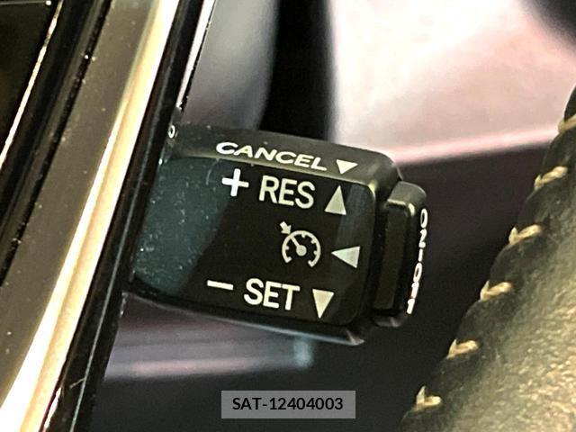 Toyota AQUA 2018-02 8004634-6