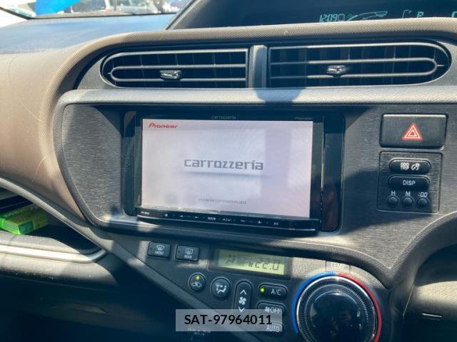 Toyota AQUA 2014-02 8005588-17