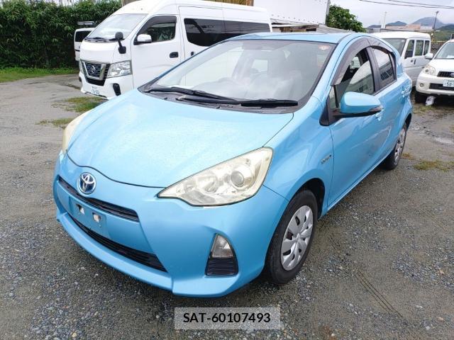 Toyota AQUA 2013-06 8005603-0