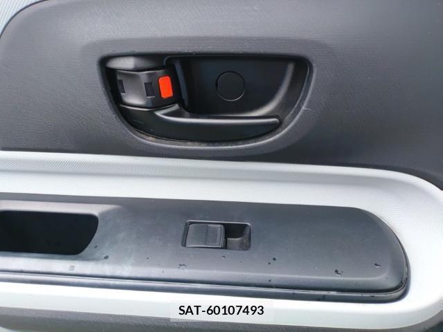 Toyota AQUA 2013-06 8005603-12