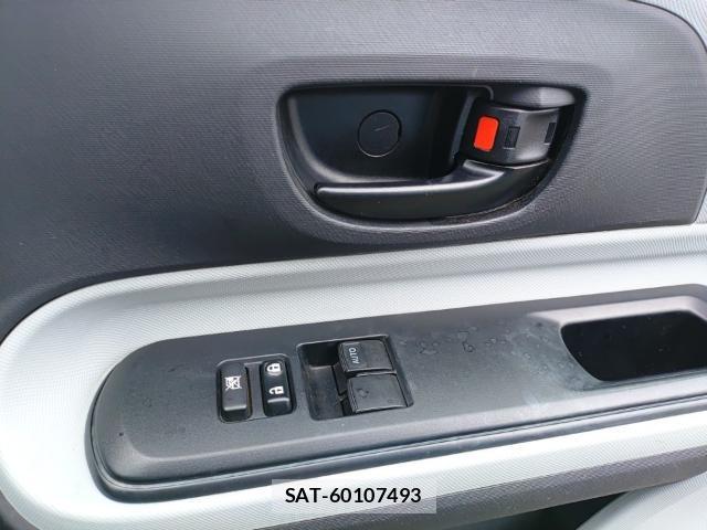 Toyota AQUA 2013-06 8005603-13